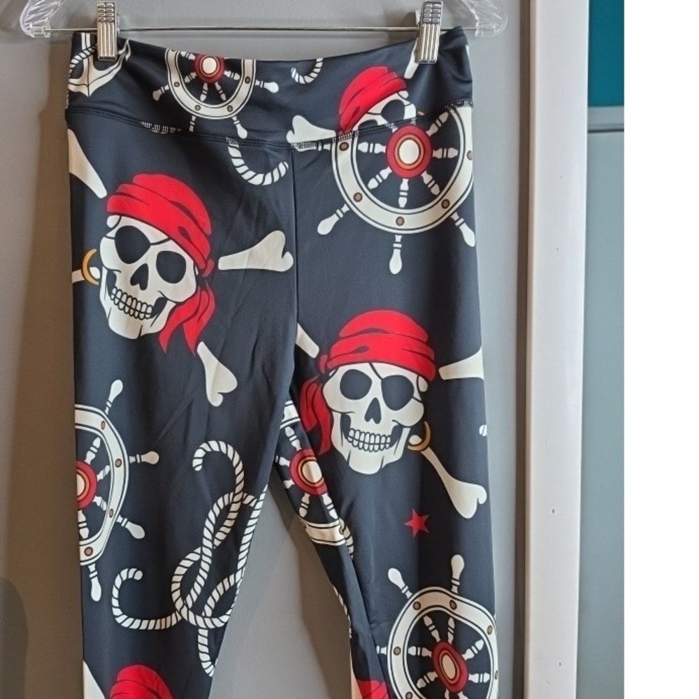 Pirate Skull Crossbones Leggings Nautical Ship Wheel Print Black Red Medium